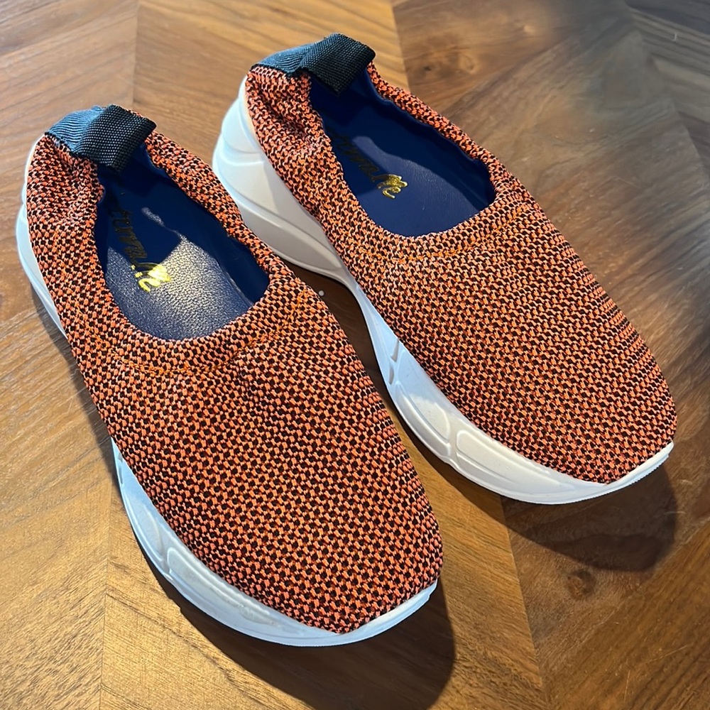 NWOT L’Intervalle platform sneakers orange 39